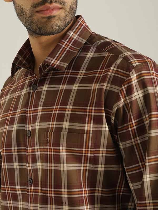 Indian Terrain Men Checkered Maroon Shirt